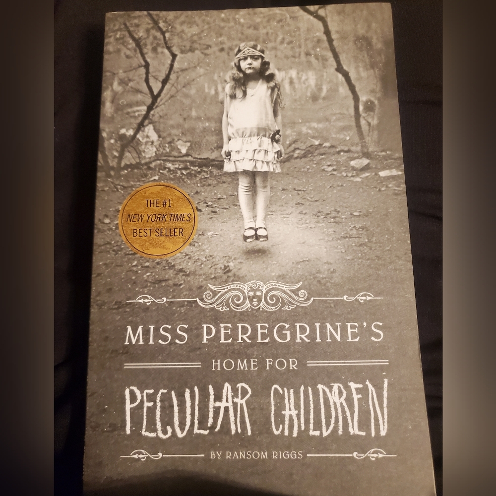 Miss Peregrines Home For Peculiar Childeem By Ransom Riggs Paperback